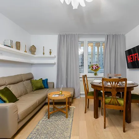 Lumina In Center Apartment