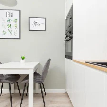 Apartament Emilii Plater By Renters *