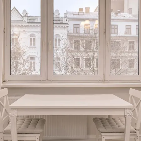 Apartament Chmielna 27 By Nyx