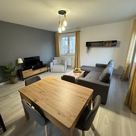 Wiosenny Kamienica Grochow With Free Parking Apartamento