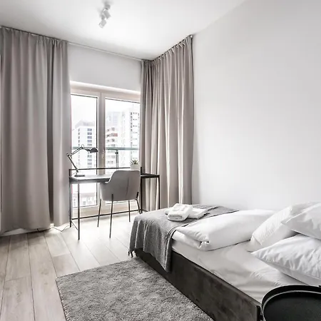 Apartment P&o Mennica Ii