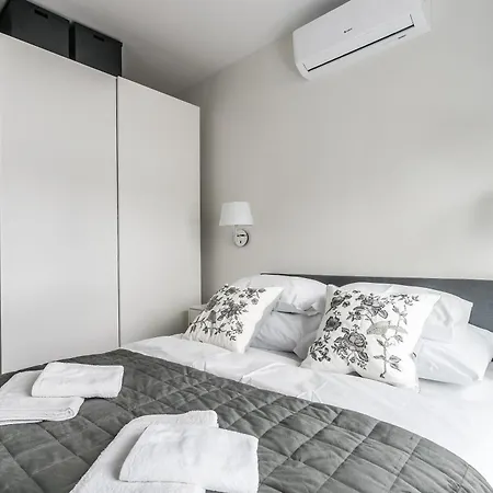 Apartment P&o Mennica Ii *