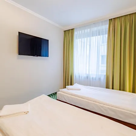 Hit Hotel 3*