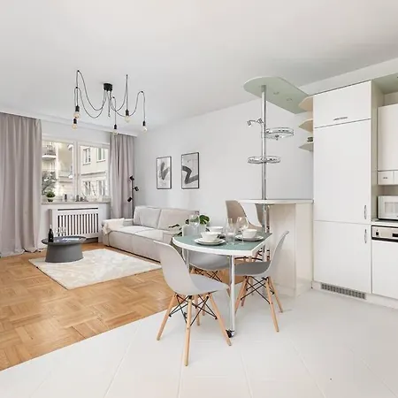 Wielicka Spacious Near Metro Wwa40