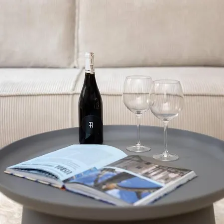 Wielicka Spacious Near Metro Wwa40 Apartament *