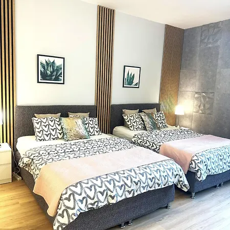 Exclusive Smolna Apartment *