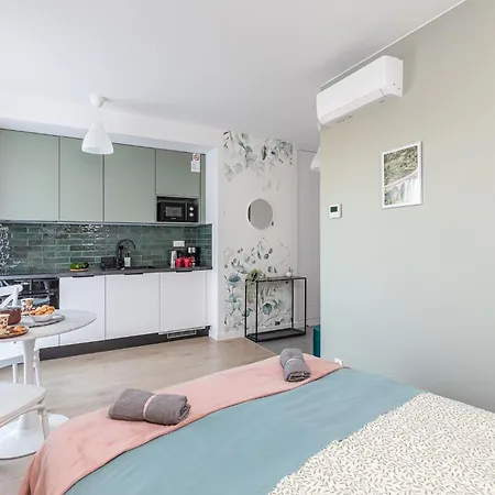 Apartment Superapart Nowy Sluzewiec, Next To Chopina Airport, Tor Sluzewiec, Aircondition Warsaw