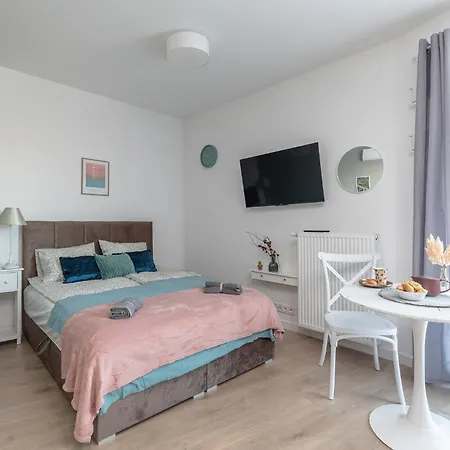 Apartment Superapart Nowy Sluzewiec, Next To Chopina Airport, Tor Sluzewiec, Aircondition Warsaw