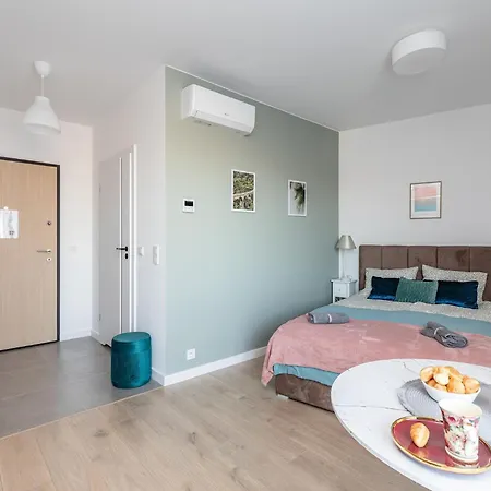 Superapart Nowy Sluzewiec, Next To Chopina Airport, Tor Sluzewiec, Aircondition Apartment
