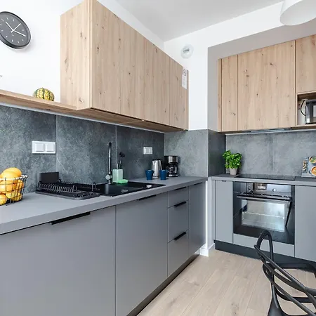 Apartment Superapart Nowy Sluzewiec, Next To Chopina Airport, Tor Sluzewiec, Aircondition Warsaw