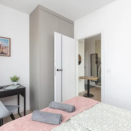 Superapart Nowy Sluzewiec, Next To Chopina Airport, Tor Sluzewiec, Aircondition Warsaw