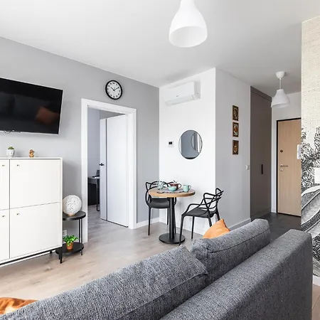 Superapart Nowy Sluzewiec, Next To Chopina Airport, Tor Sluzewiec, Aircondition Apartment Warsaw