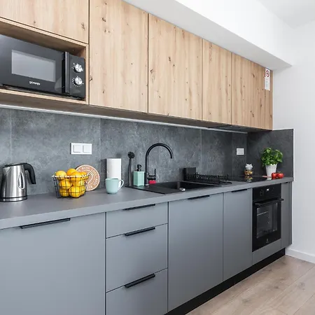 Apartment Superapart Nowy Sluzewiec, Next To Chopina Airport, Tor Sluzewiec, Aircondition Warsaw