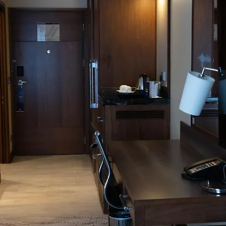מלון Doubletree By Hilton & Conference Centre