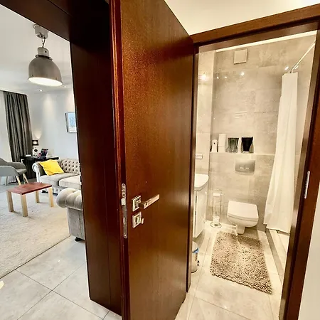 Class Metro Fast Wifi 100 Mbs 70'tv Netflix Hbo Max Disney+ Appletv+ Warszawa