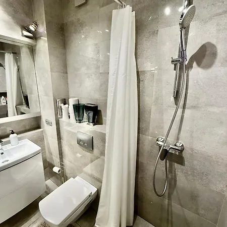 Class Metro Fast Wifi 100 Mbs 70'tv Netflix Hbo Max Disney+ Appletv+ Apartament Warszawa