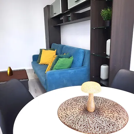 Enjoy! Czerniakowska Torwar Apartment