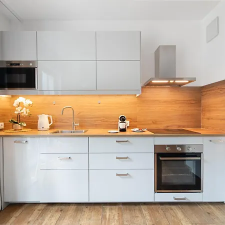 Golden - Big In Luxury Building Near Metro Station-grzybowska 85-5 Apartment Warsaw