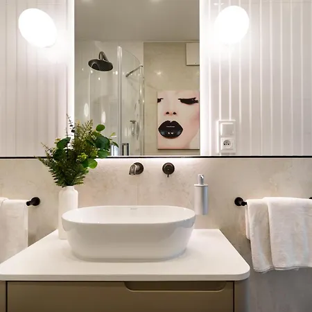 Golden -new Stylish In The Center- Rondo Daszynskiego- Gieldowa Apartment
