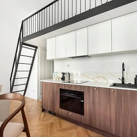 Wilcza With Mezzanine Apartment