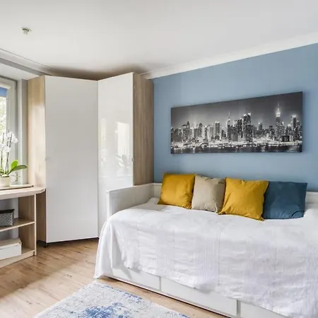 Apartment Garden 70m2 Warsaw