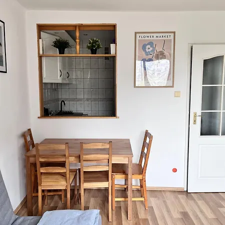 Ohmyhome-grzybowska Apartment