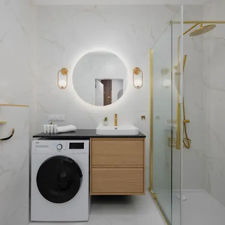Deluxe Domaniewska With Ac By Renters Prestige