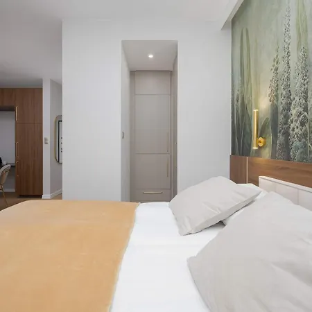 Deluxe Domaniewska With Ac By Renters Prestige Varsovie
