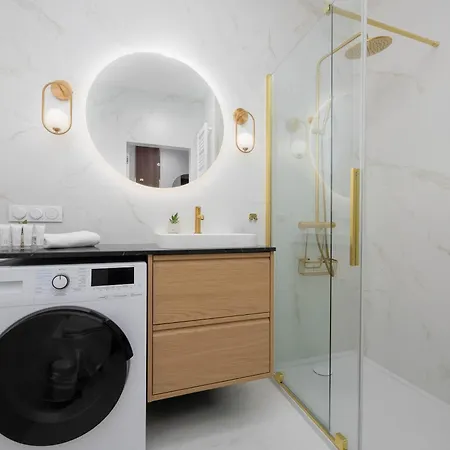 Deluxe Domaniewska With Ac By Renters Prestige Appartement