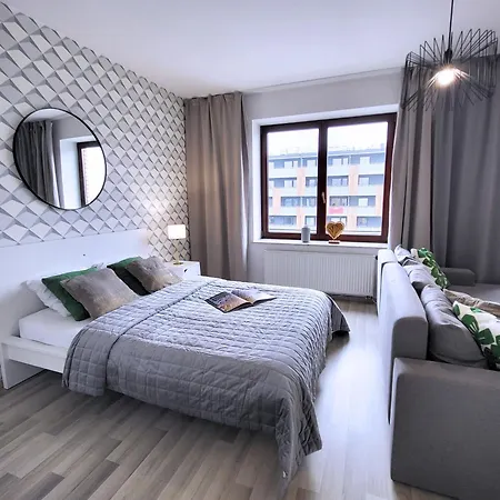 Apartment Bociania Airport *