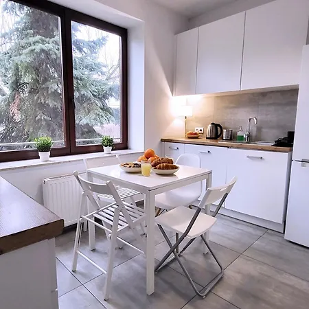 Apartment Bociania Airport *