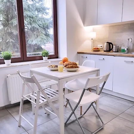 Bociania Airport Apartment Warsaw