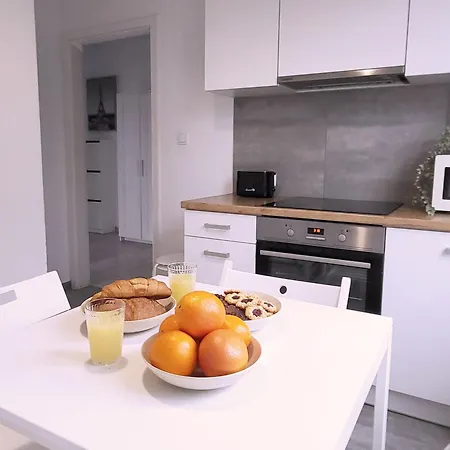 Apartment Bociania Airport