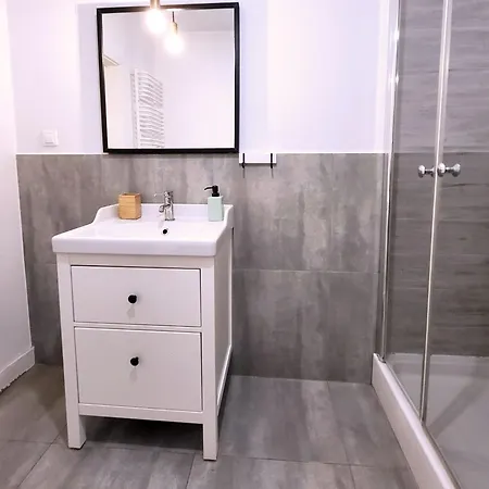 Bociania Airport Apartment