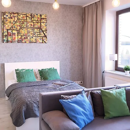 Bociania Airport Apartment *