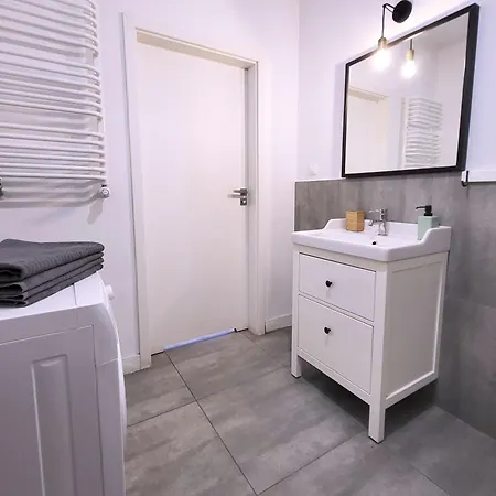 Apartment Bociania Airport *