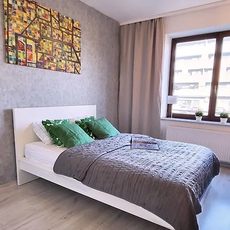 Bociania Airport Apartment