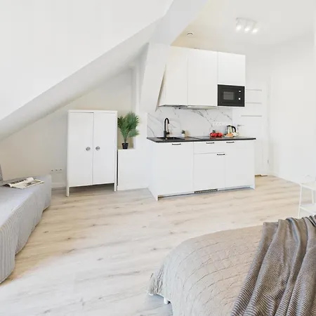 Apartamento Bright With Air Conditioning Near The Copernicus Science Center In By Renters