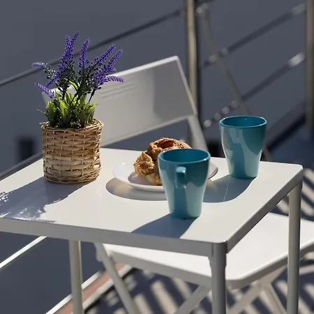 Apartamento Bright With Air Conditioning Near The Copernicus Science Center In By Renters