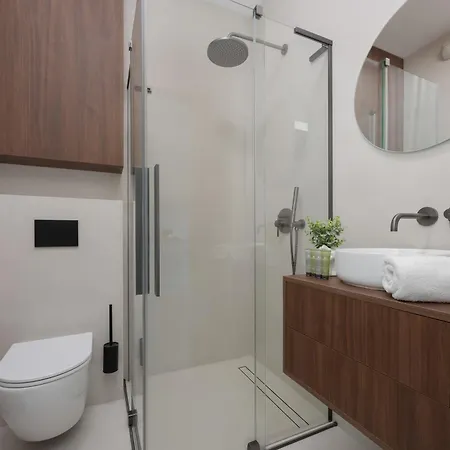 Apartment Grzybowska Elegant In The Heart Of The Capital By Renters Prestige