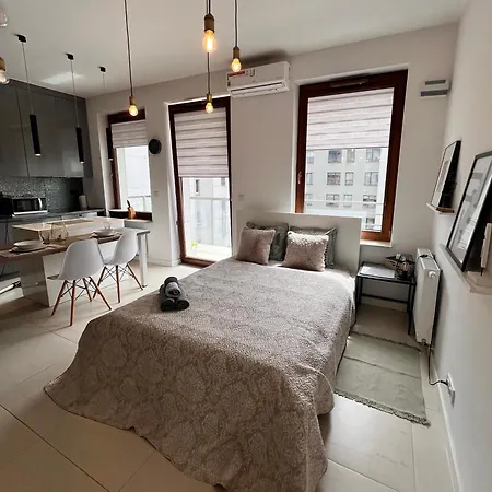 Close To Chopin Airport, Cybernetyki, Free Parking By Cosmo Spirit * Warsaw