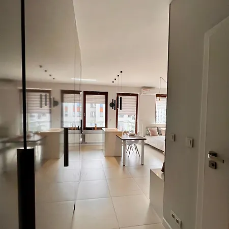 Close To Chopin Airport, Cybernetyki, Free Parking By Cosmo Spirit Apartment