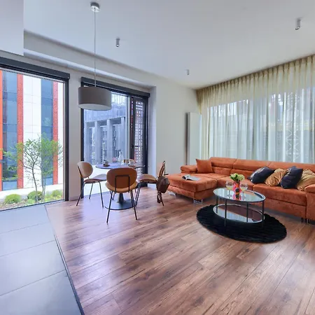 Towarowa Towers Residences Varşova