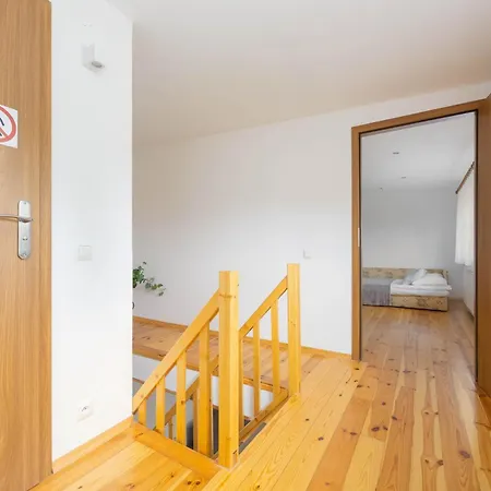Spacious House With Parking & Garden By Renters Warsaw