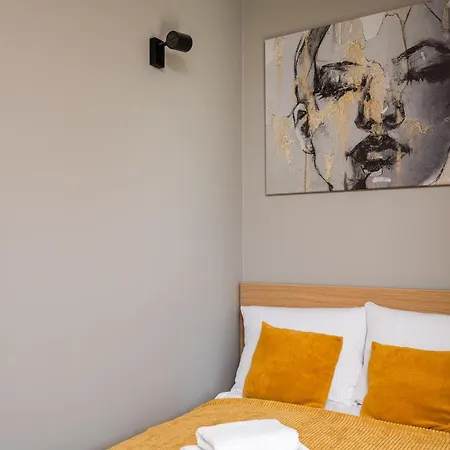 Apartment Ursus Deluxe By Bookinghost *