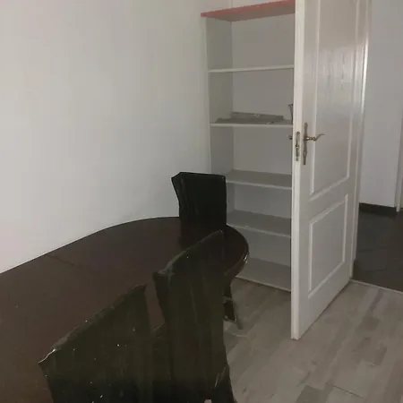 Hom Wawer Auberge de jeunesse Varsovie