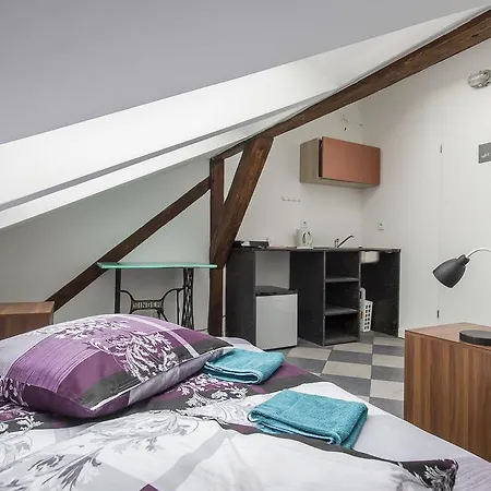 Attic Place Rum i privatbostad *