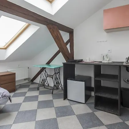 Rum i privatbostad Attic Place Warszawa