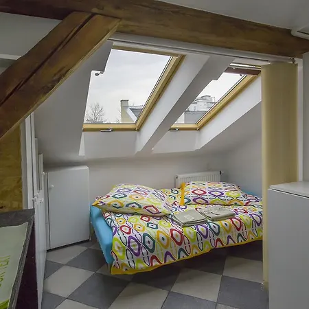 Rum i privatbostad Attic Place *
