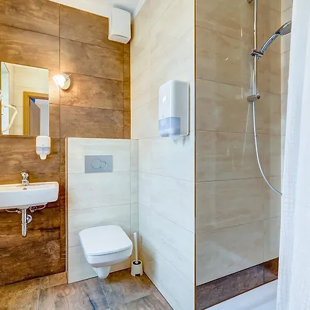 Smart2stay Pod Lipami בית הארחה ורשה